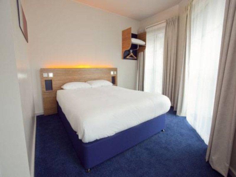 Travelodge Edinburgh Central Waterloo Place Edimburgo Exterior foto