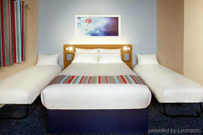 Travelodge Edinburgh Central Waterloo Place Edimburgo Exterior foto