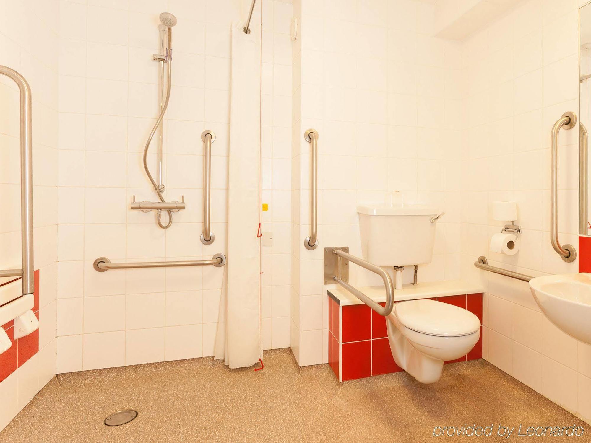Travelodge Edinburgh Central Waterloo Place Edimburgo Exterior foto