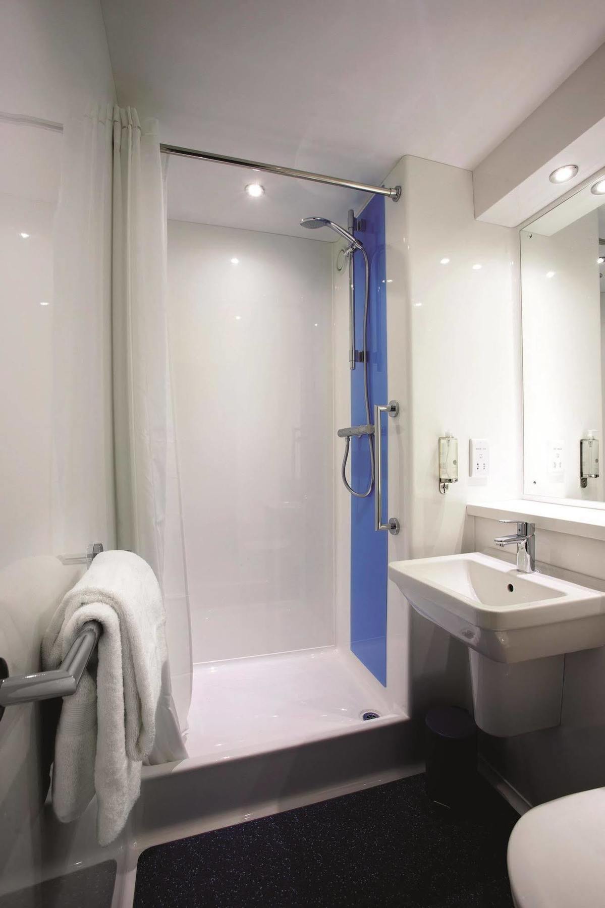 Travelodge Edinburgh Central Waterloo Place Edimburgo Exterior foto