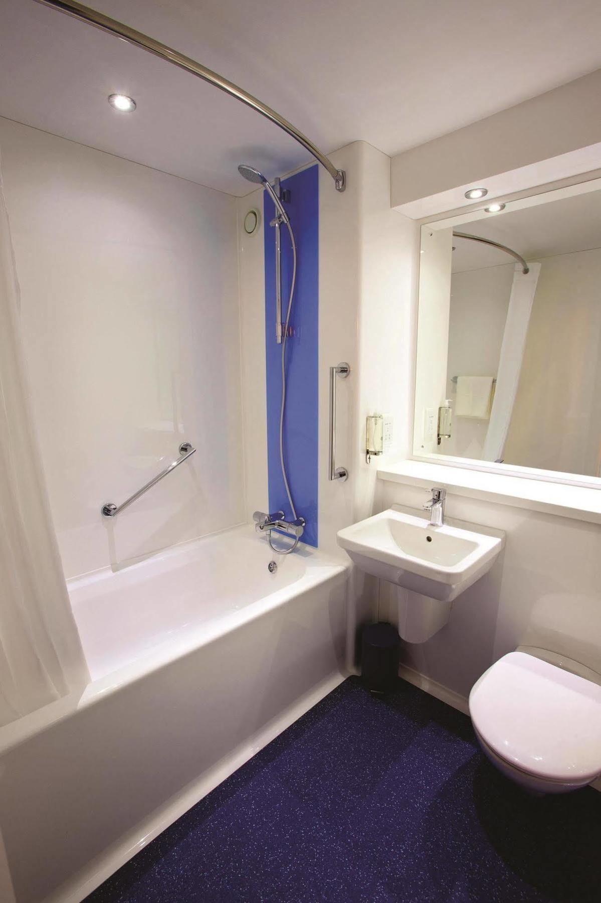 Travelodge Edinburgh Central Waterloo Place Edimburgo Exterior foto