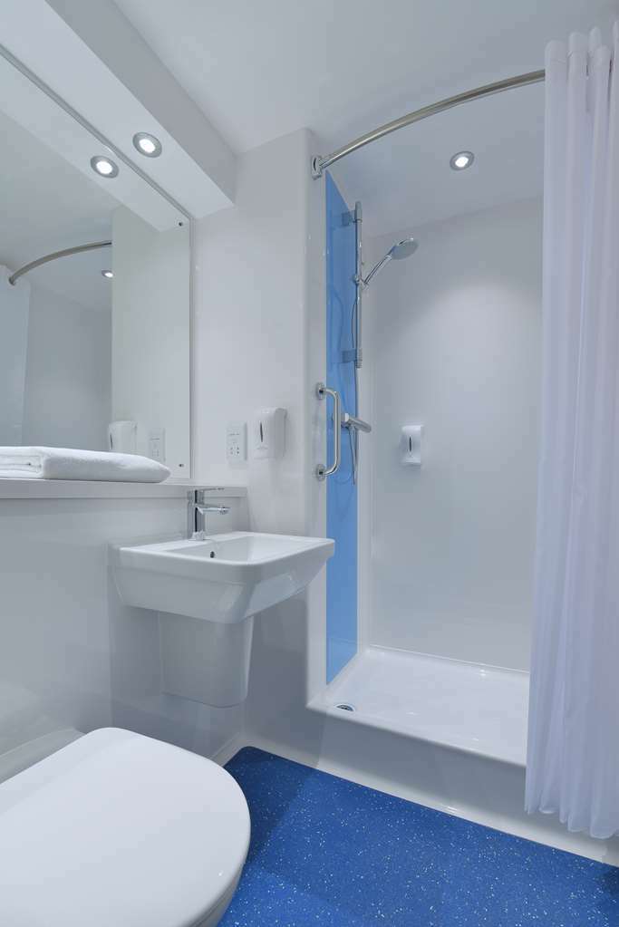 Travelodge Edinburgh Central Waterloo Place Edimburgo Quarto foto