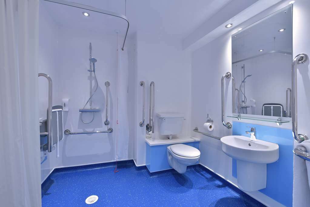 Travelodge Edinburgh Central Waterloo Place Edimburgo Quarto foto